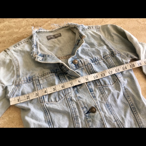 💙Maria Vazquez Jean Jacket💙 - Picture 4 of 7